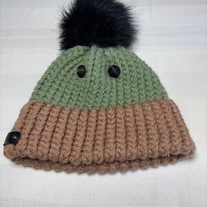 Frog Face Faux Fur Pom Pom Hat, Pre Teen Size